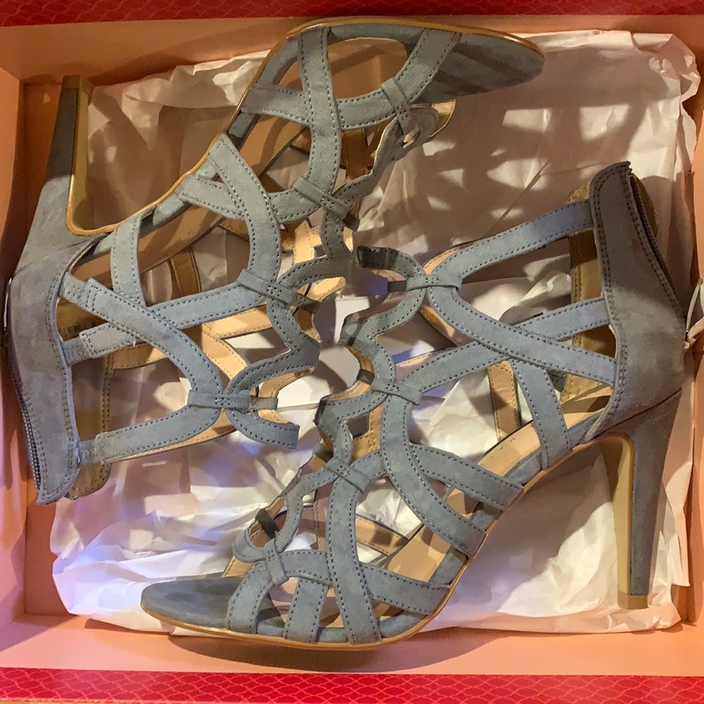 Peep toe heels